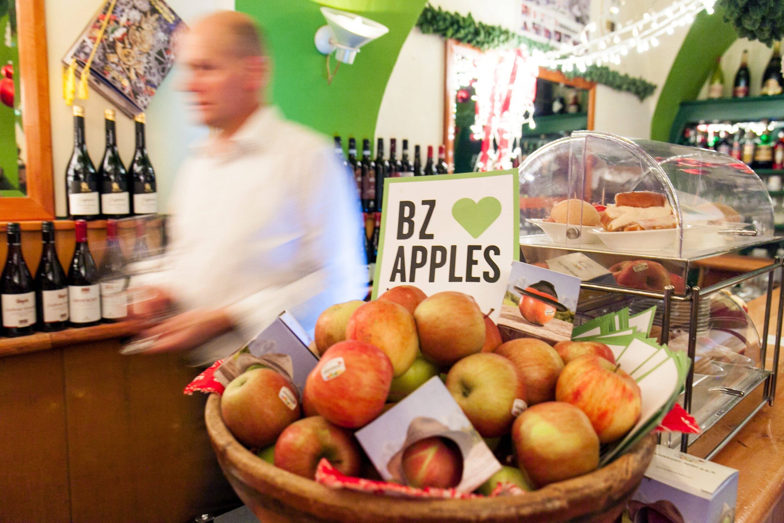 IPO18_BZlovesAPPLES