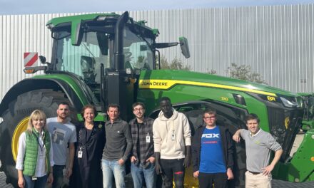 Finaliza la segunda promoción de tractoristas John Deere de la Fundación Raimat Lleida